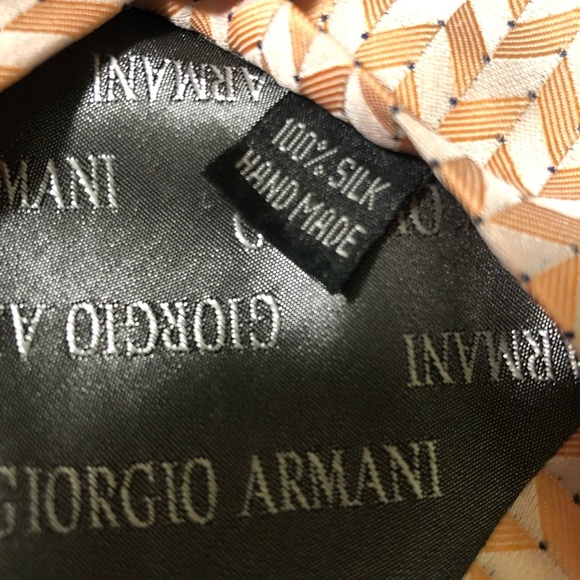 Giorgio Armani hand made 100% silk - Picture 3 of 3